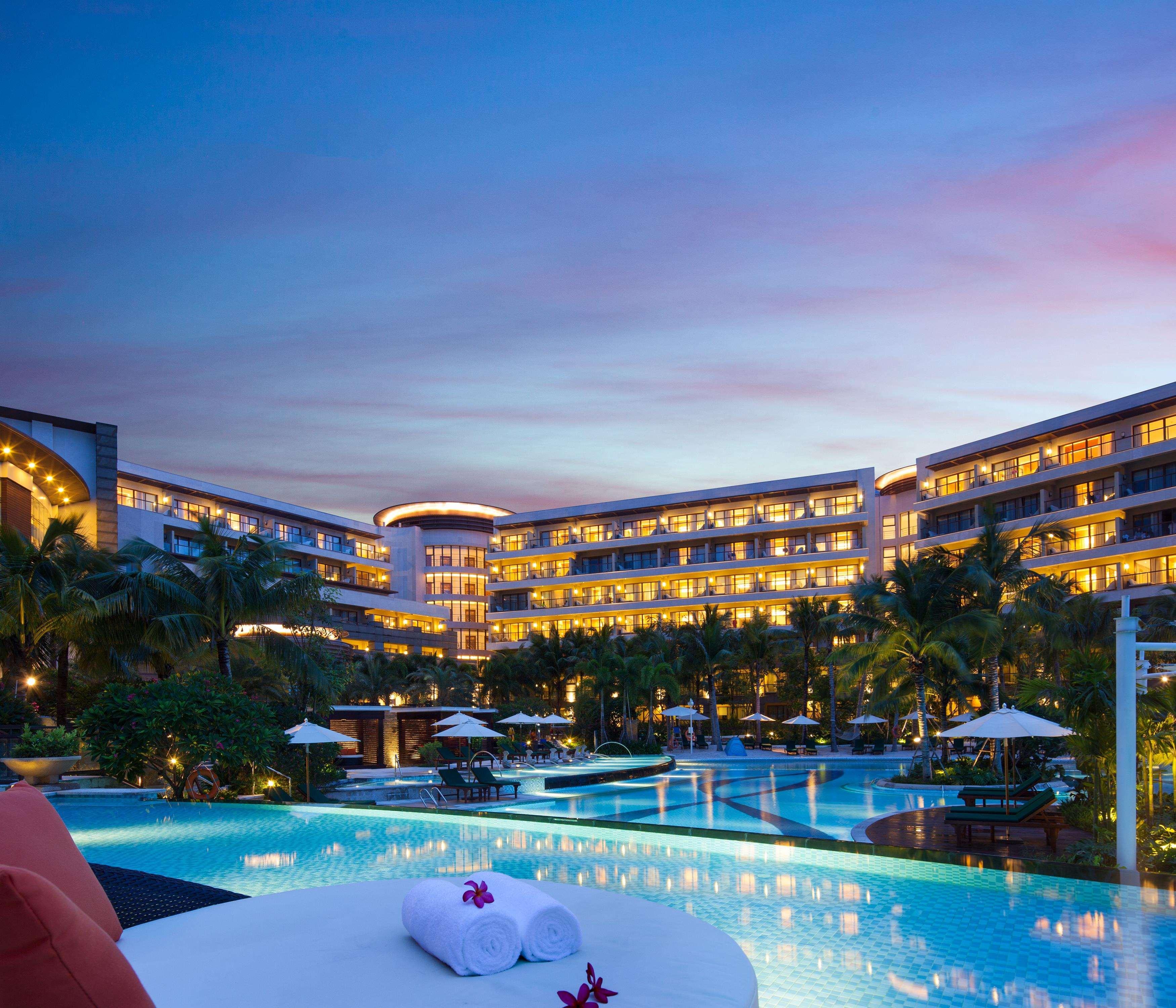 Thousand Cranes Sanya Yazhou Bay Int'L Exchange Centre,Curio By Hilton Exterior photo