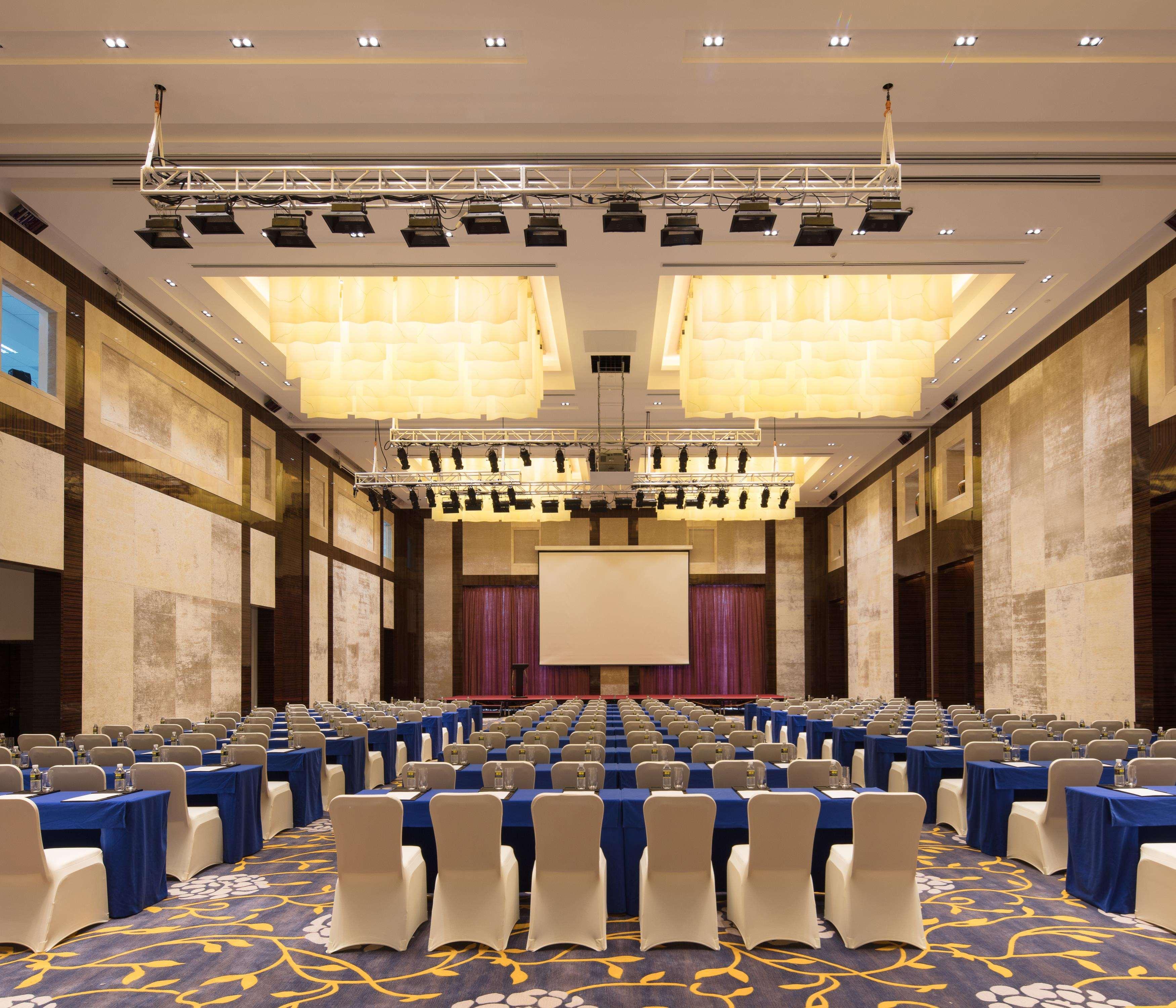 Thousand Cranes Sanya Yazhou Bay Int'L Exchange Centre,Curio By Hilton Exterior photo