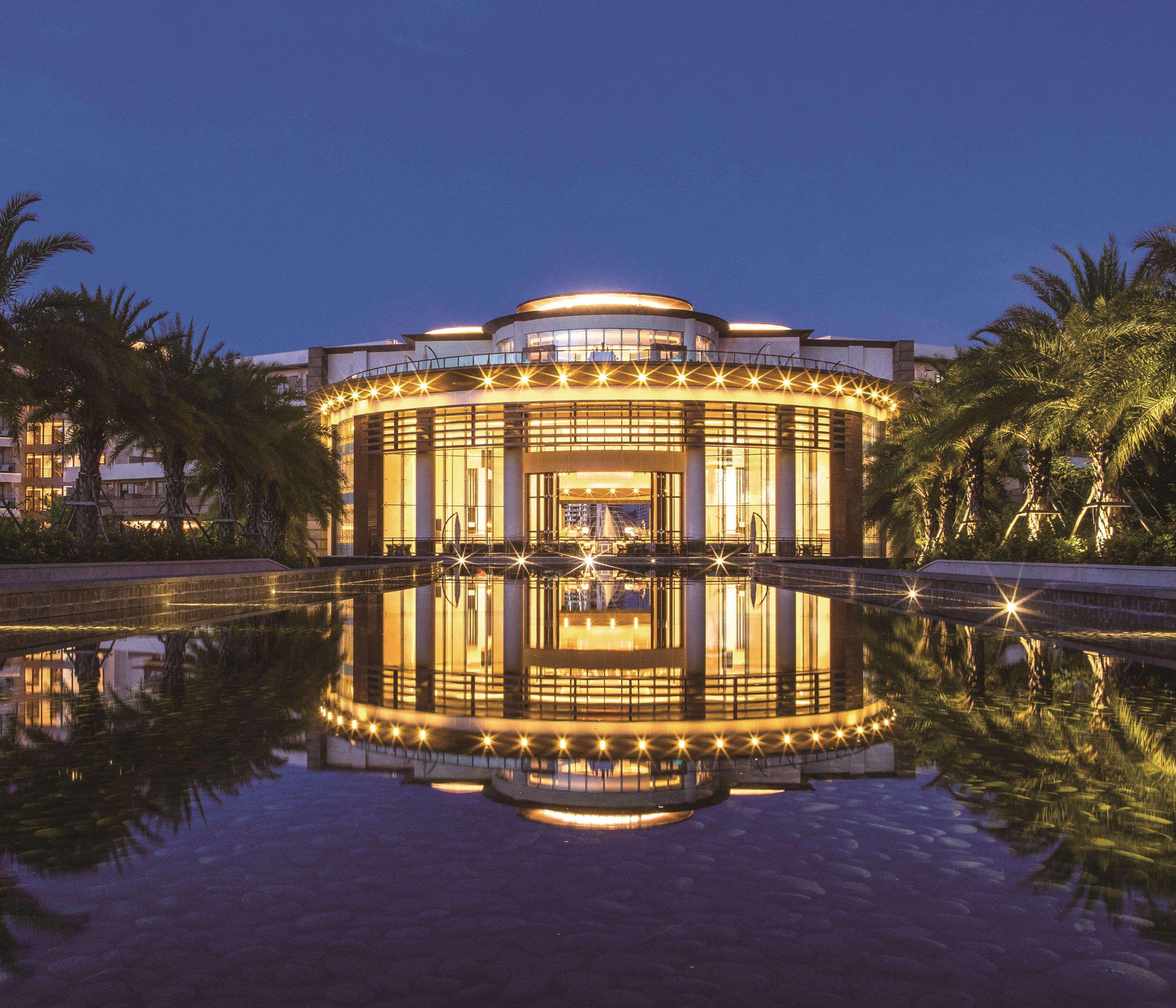 Thousand Cranes Sanya Yazhou Bay Int'L Exchange Centre,Curio By Hilton Exterior photo