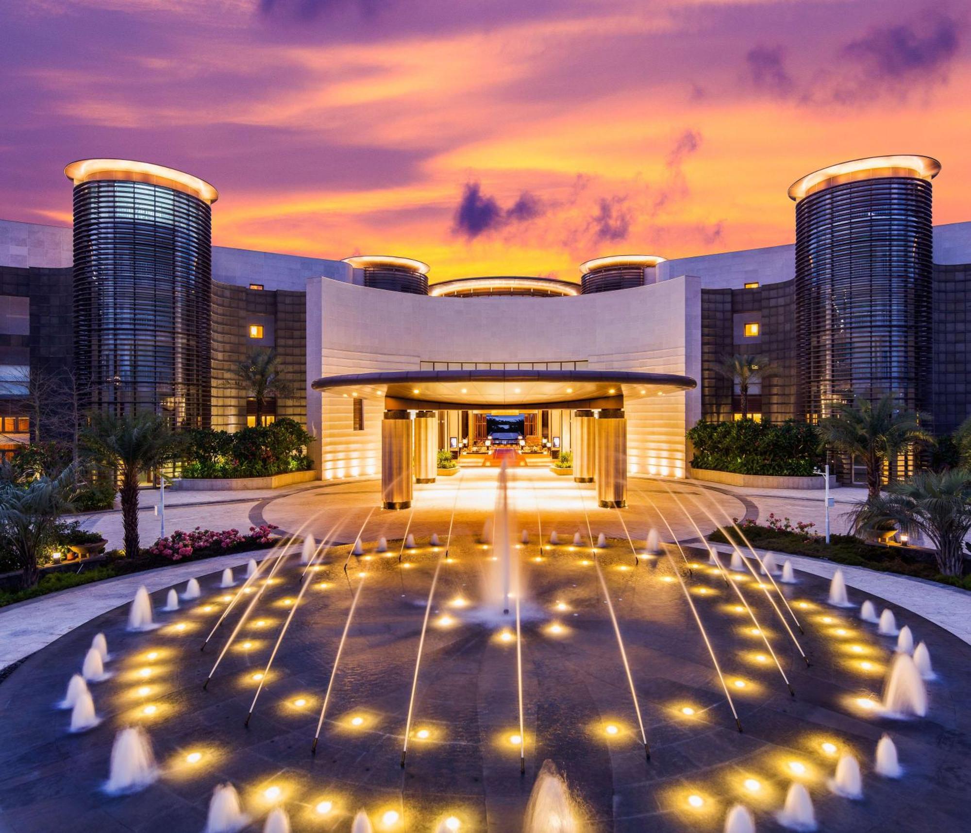 Thousand Cranes Sanya Yazhou Bay Int'L Exchange Centre,Curio By Hilton Exterior photo