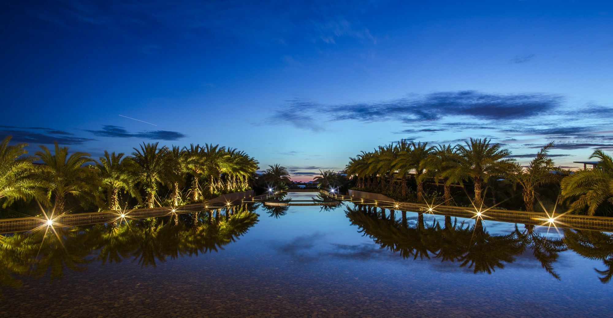 Thousand Cranes Sanya Yazhou Bay Int'L Exchange Centre,Curio By Hilton Exterior photo